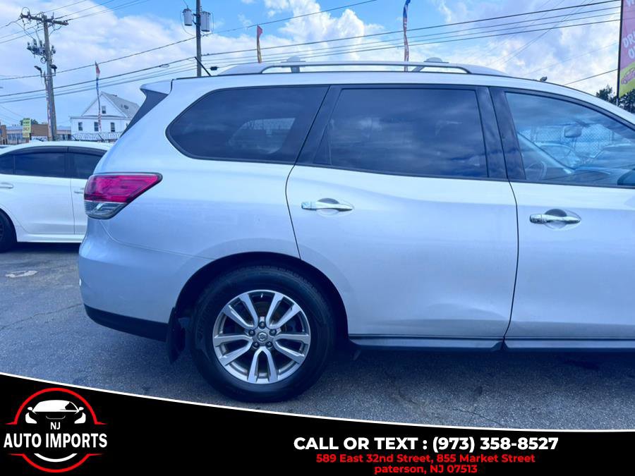 Used 2015 Nissan Pathfinder SV w/ Trailer Tow Package image 6