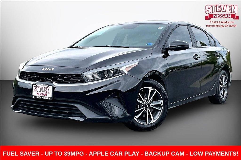 Used 2022 Kia Forte LXS w/ LXS Technology Package FWD image 3