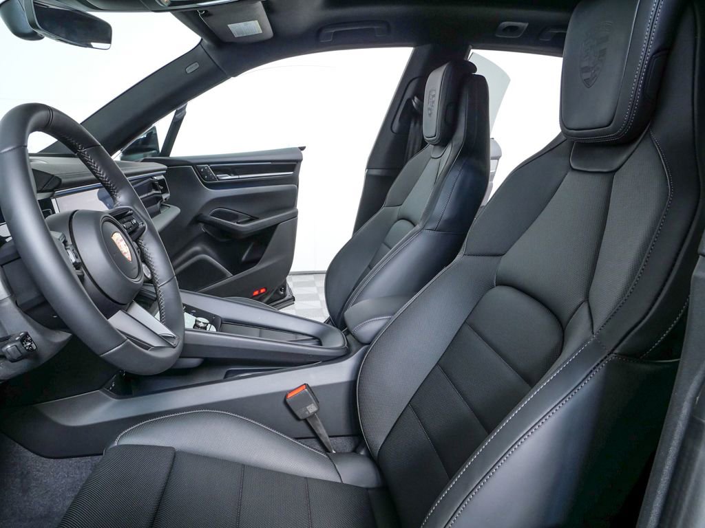 New 2026 Porsche Macan Electric image 5