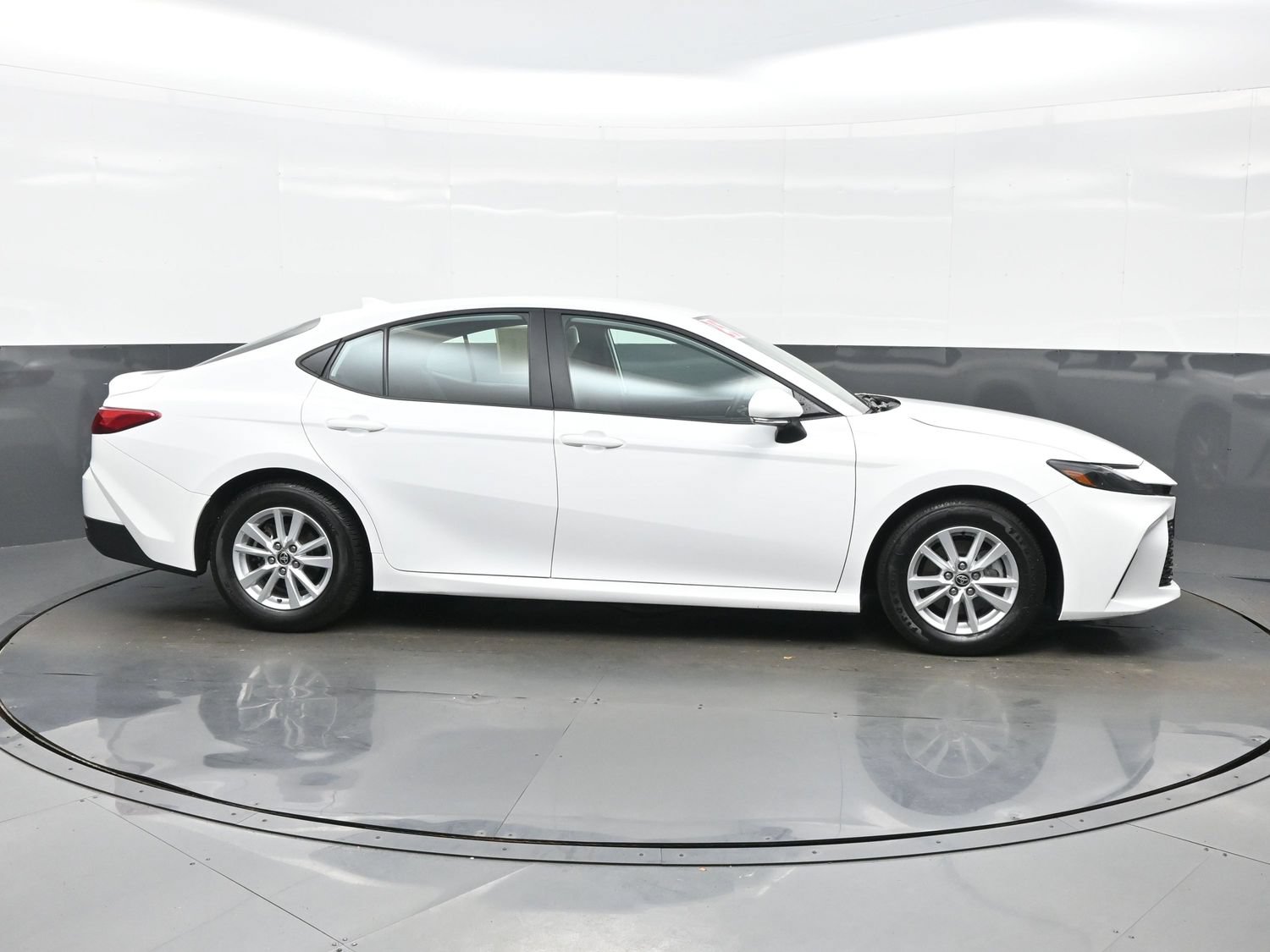 Used 2025 Toyota Camry LE FWD image 7