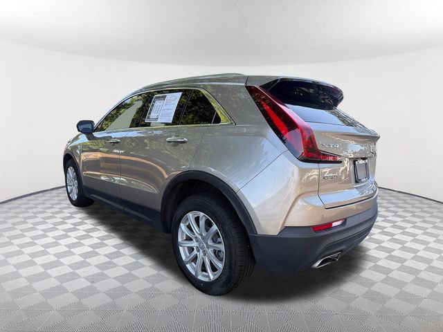 Used 2023 Cadillac XT4 Luxury w/ Cold Weather Package FWD image 7