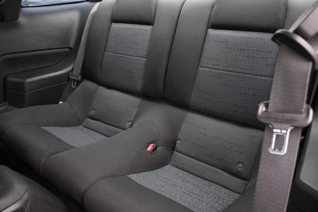 Used 2008 Ford Mustang Deluxe image 5