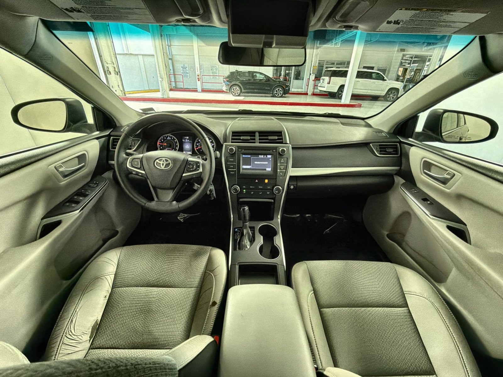 Used 2017 Toyota Camry SE image 22
