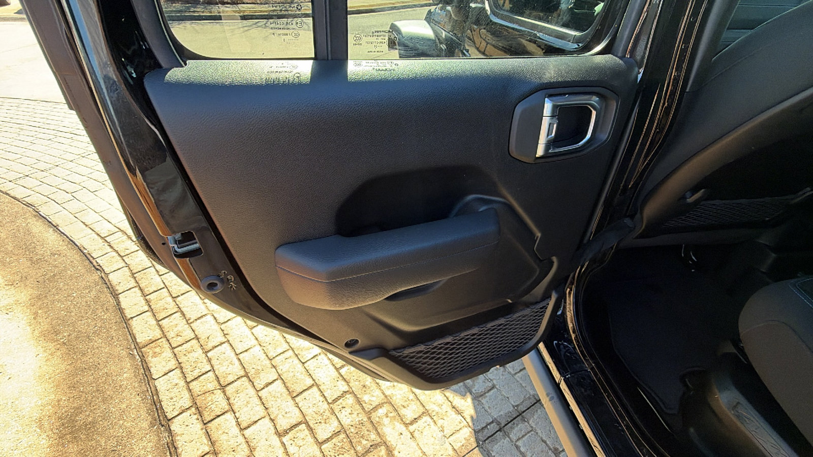 Used 2025 Jeep Wrangler Unlimited Rubicon 4xe w/ Convenience Group image 22