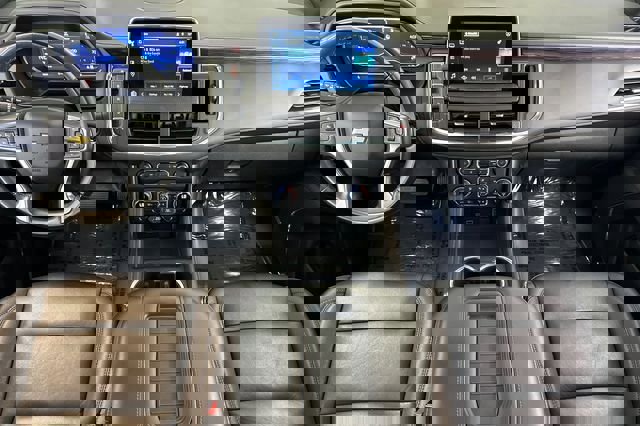 Used 2023 Chevrolet Suburban LT AWD/4WD image 15