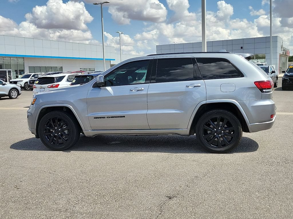 Used 2020 Jeep Grand Cherokee Altitude RWD image 7