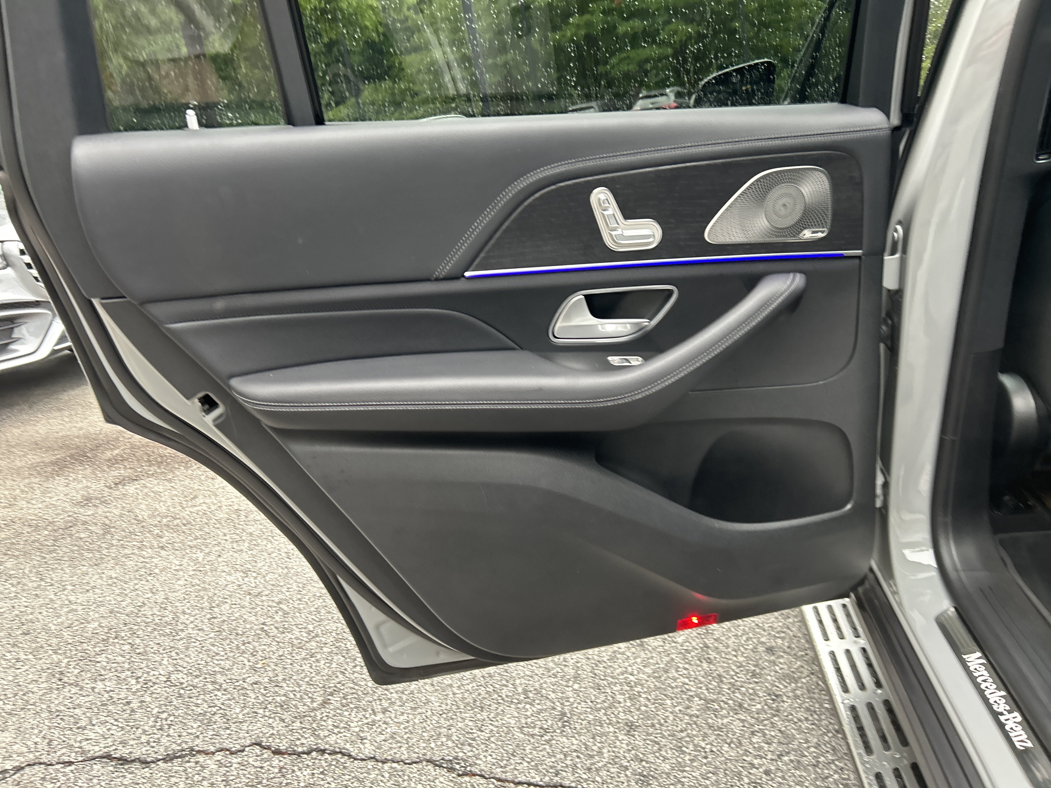 Certified 2025 Mercedes-Benz GLS 450 4MATIC image 40