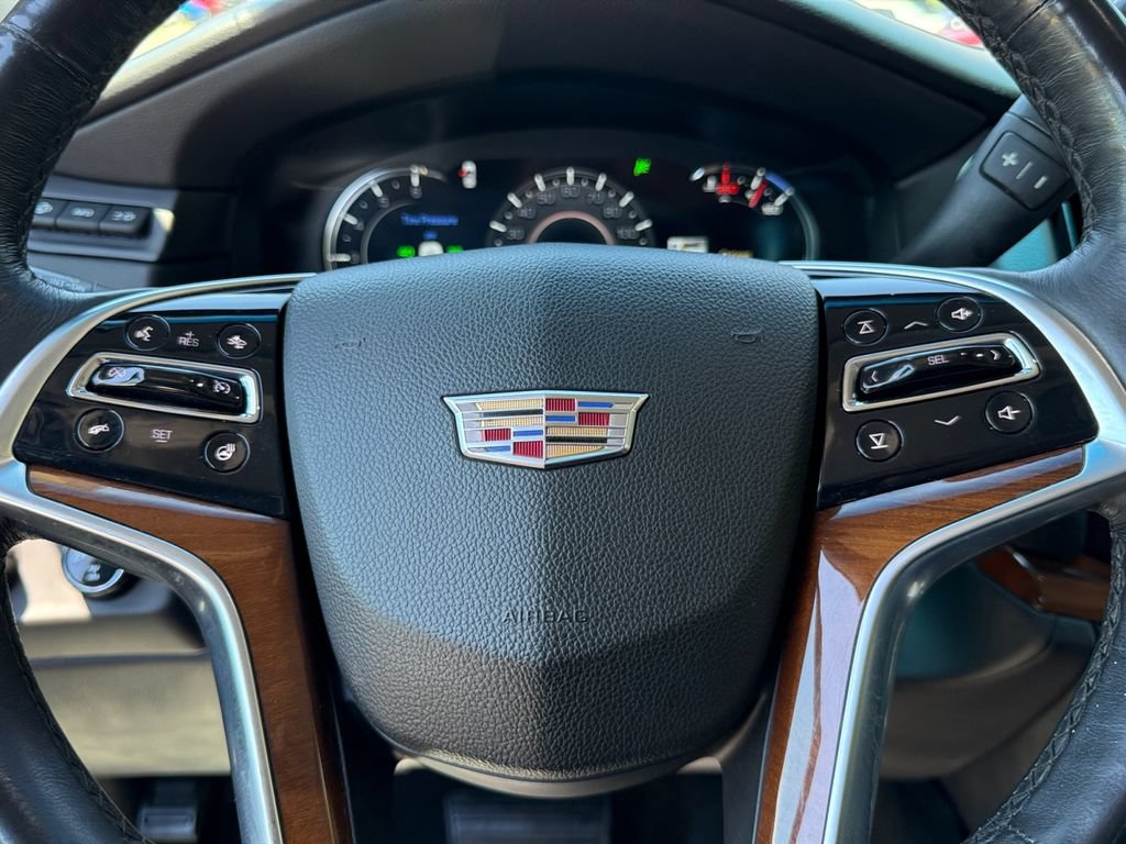 Used 2017 Cadillac Escalade Luxury AWD/4WD image 21