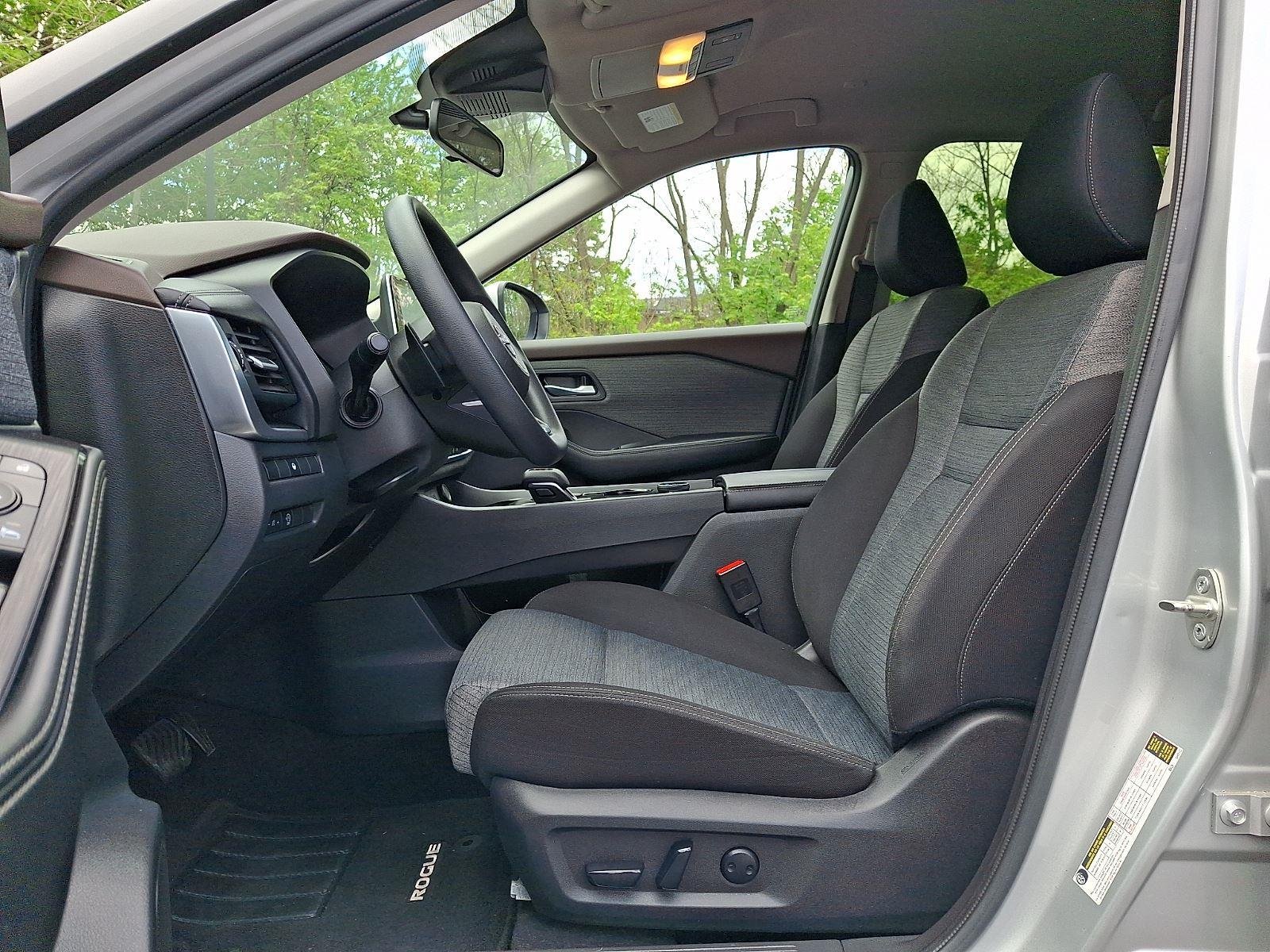 Used 2023 Nissan Rogue SV AWD/4WD image 12