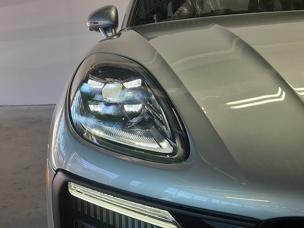 New 2026 Porsche Macan S AWD/4WD image 9