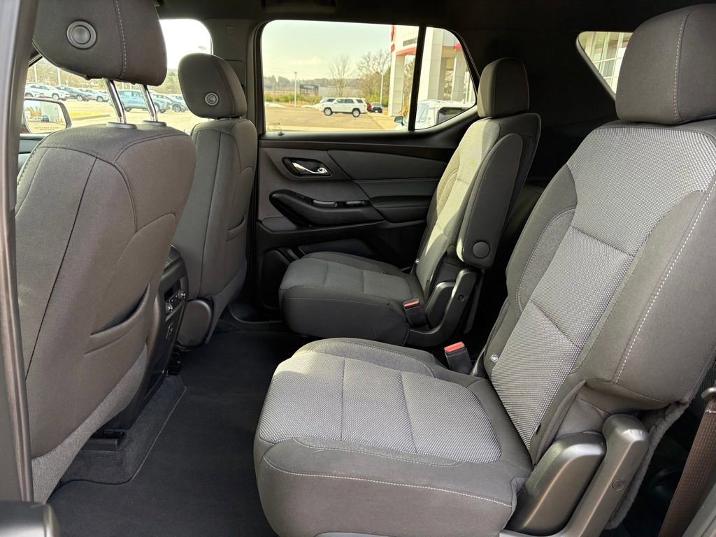 Used 2023 Chevrolet Traverse LT image 13