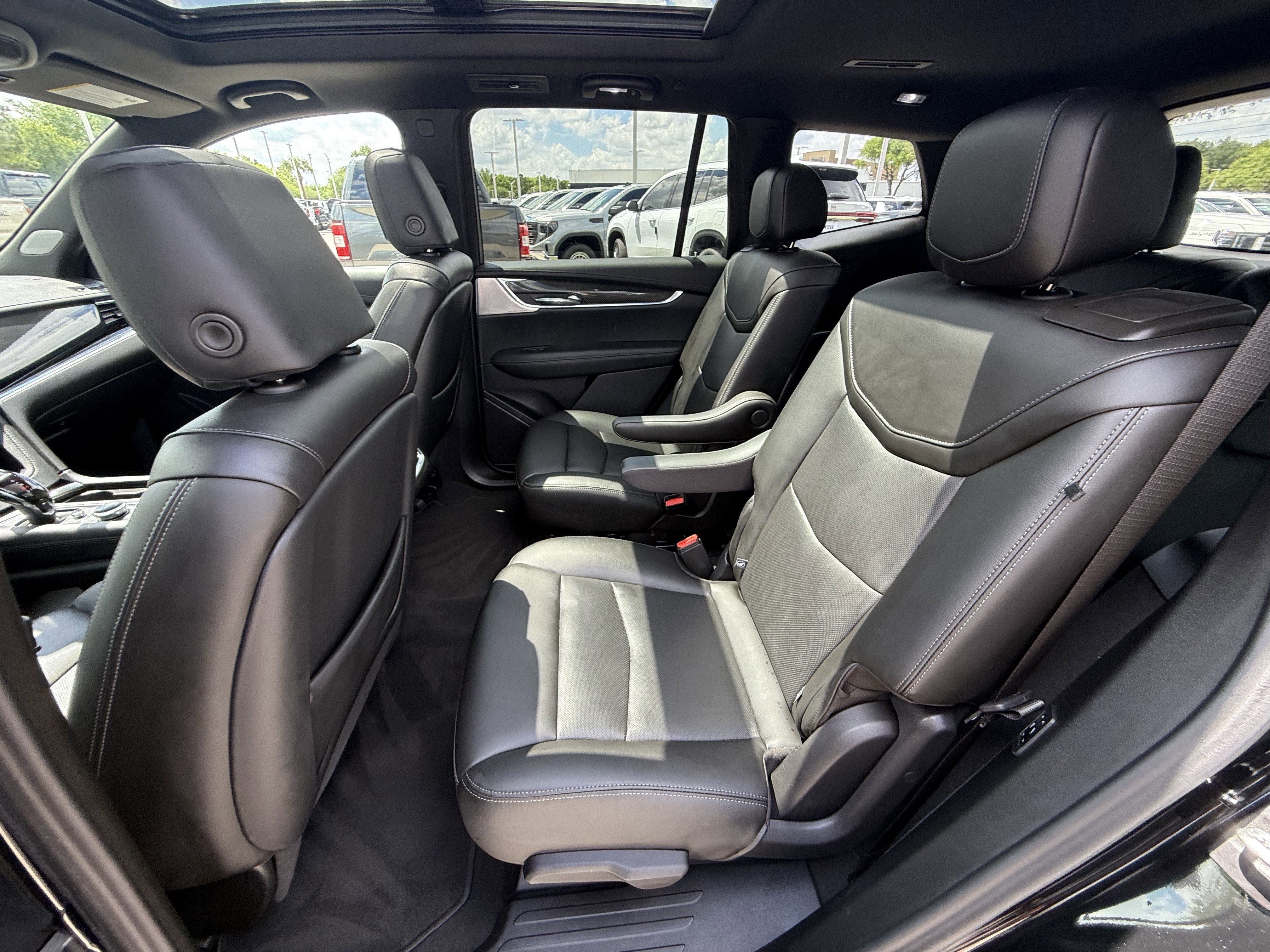 Used 2023 Cadillac XT6 Sport AWD/4WD image 31