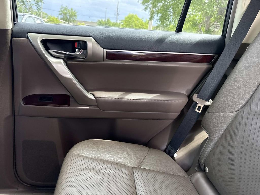 Used 2015 Lexus GX 460 w/ Premium Package image 19