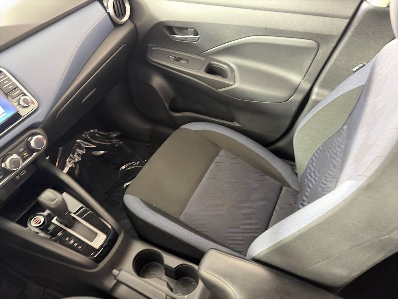 Used 2025 Nissan Versa SV FWD image 20