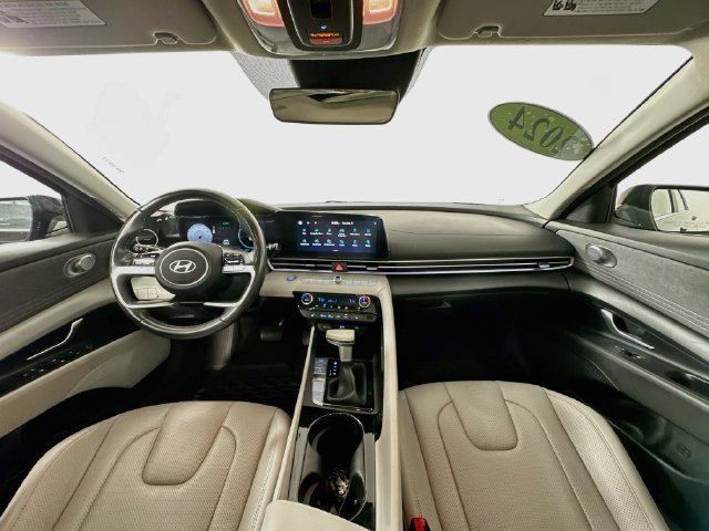 Used 2024 Hyundai Elantra Limited FWD image 3
