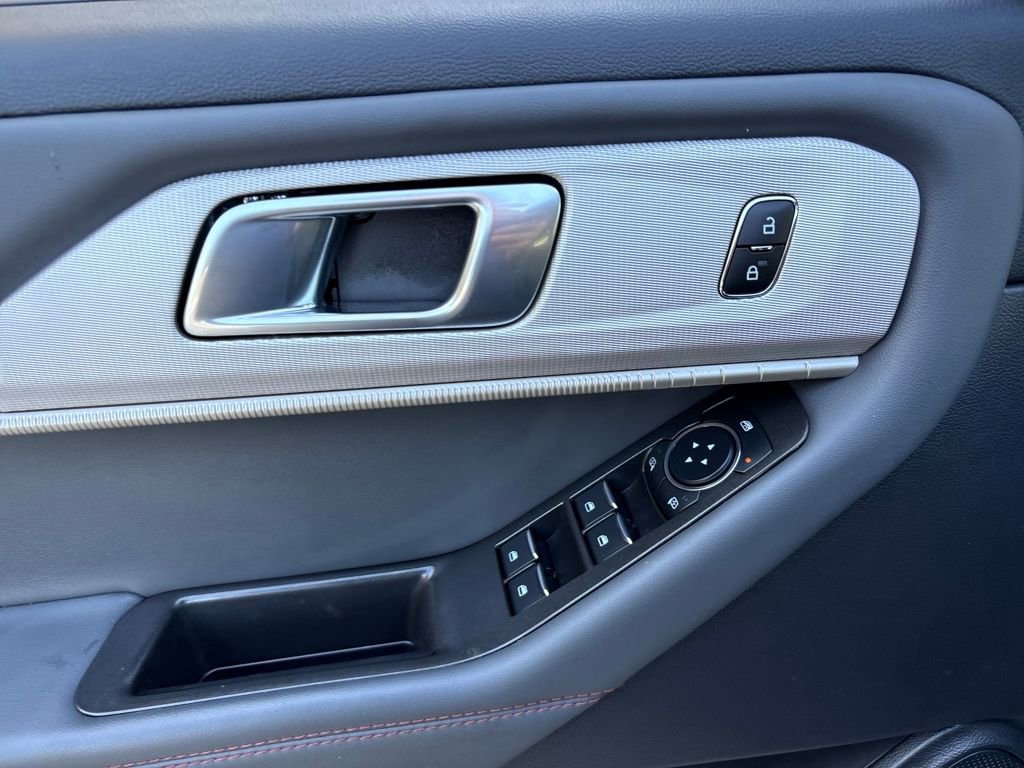 Used 2025 Ford Explorer Active image 16