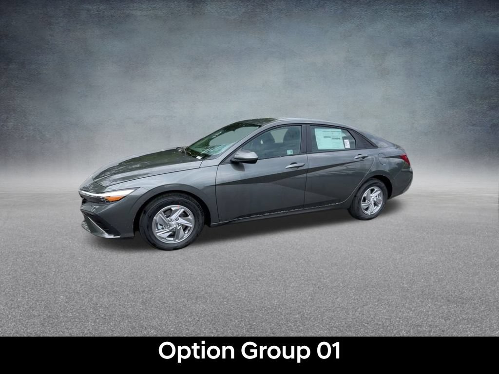 Certified 2025 Hyundai Elantra SE FWD image 11