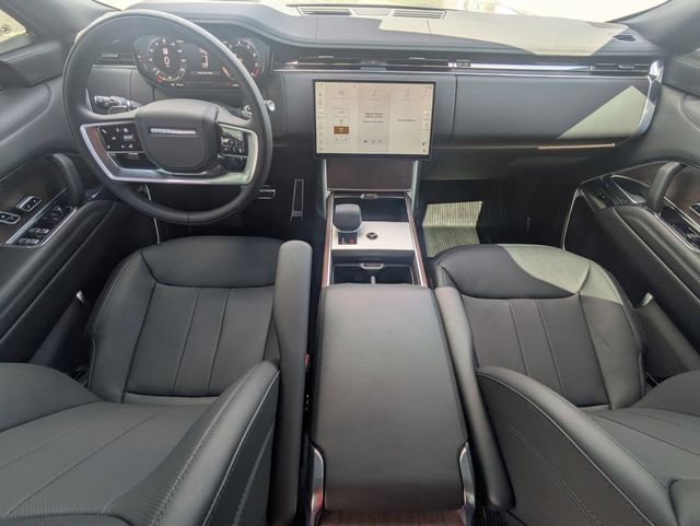 Certified 2025 Land Rover Range Rover SE image 15