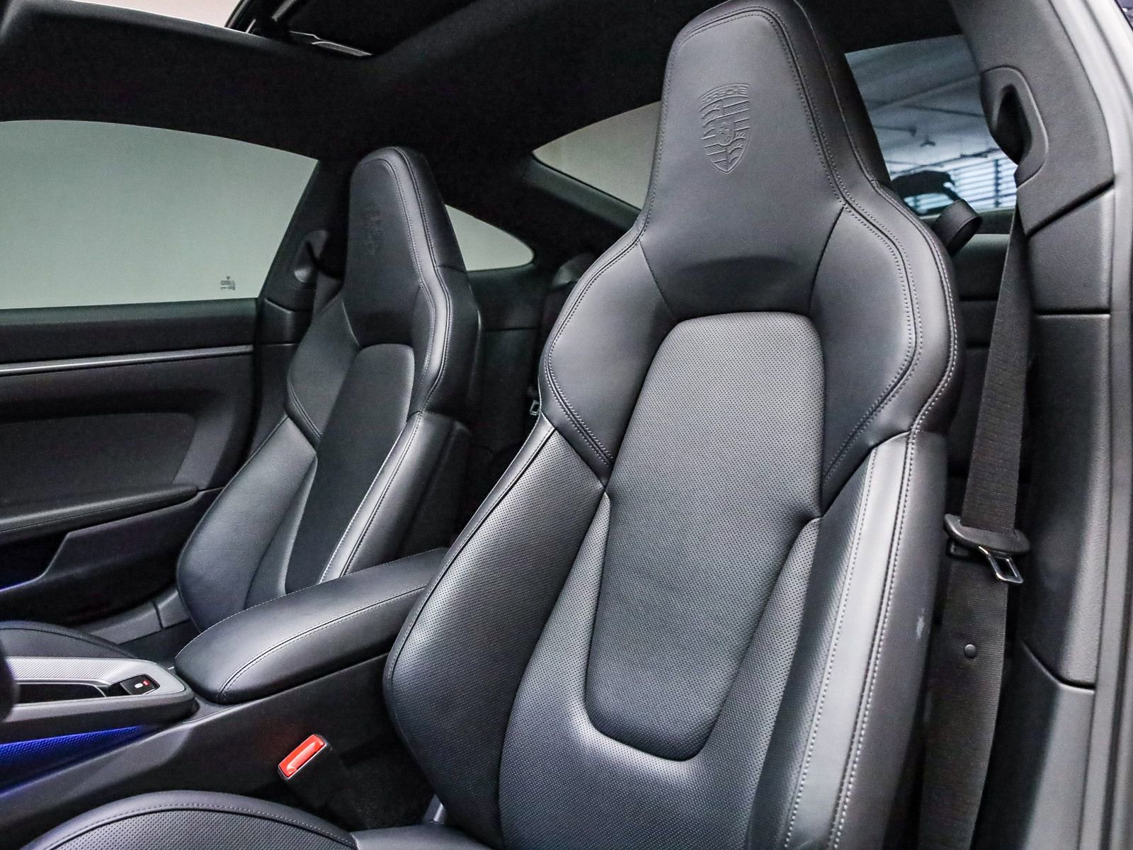 Used 2025 Porsche 911 Carrera image 5