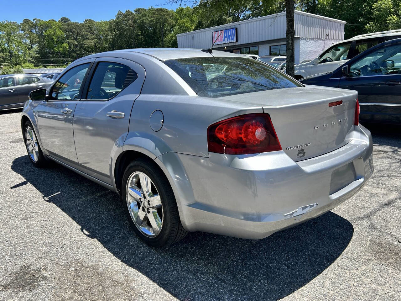 Used 2013 Dodge Avenger SE FWD image 11