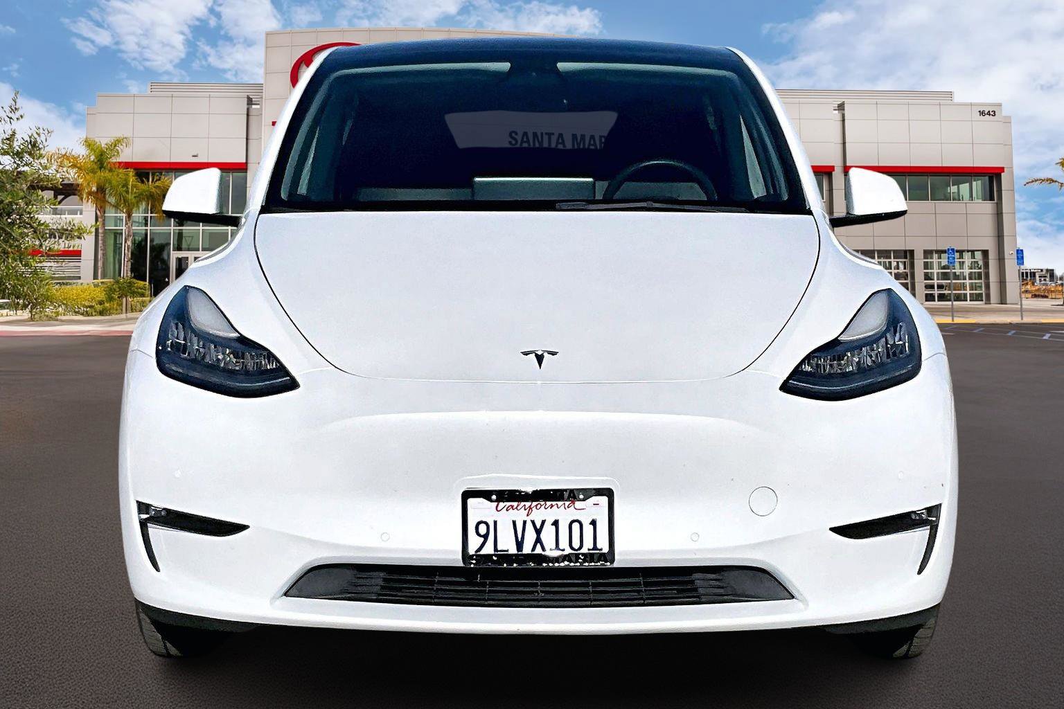 Used 2022 Tesla Model Y Long Range image 3