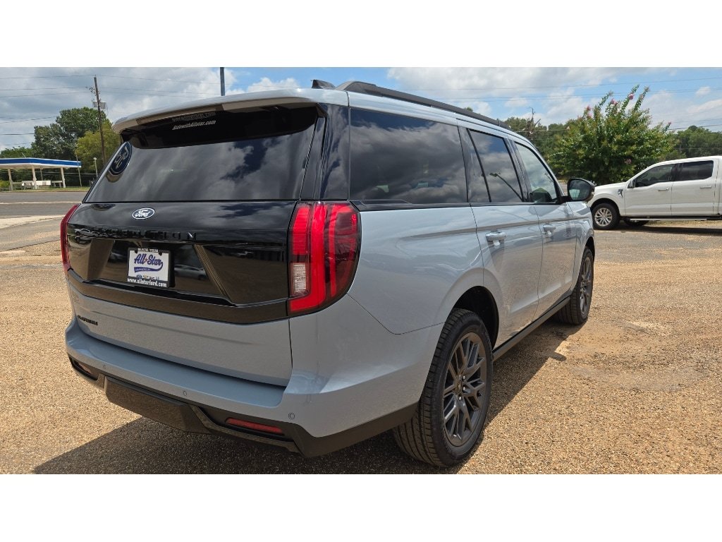 New 2027 Ford Expedition Platinum w/ Stealth Appearance Package AWD/4WD image 5