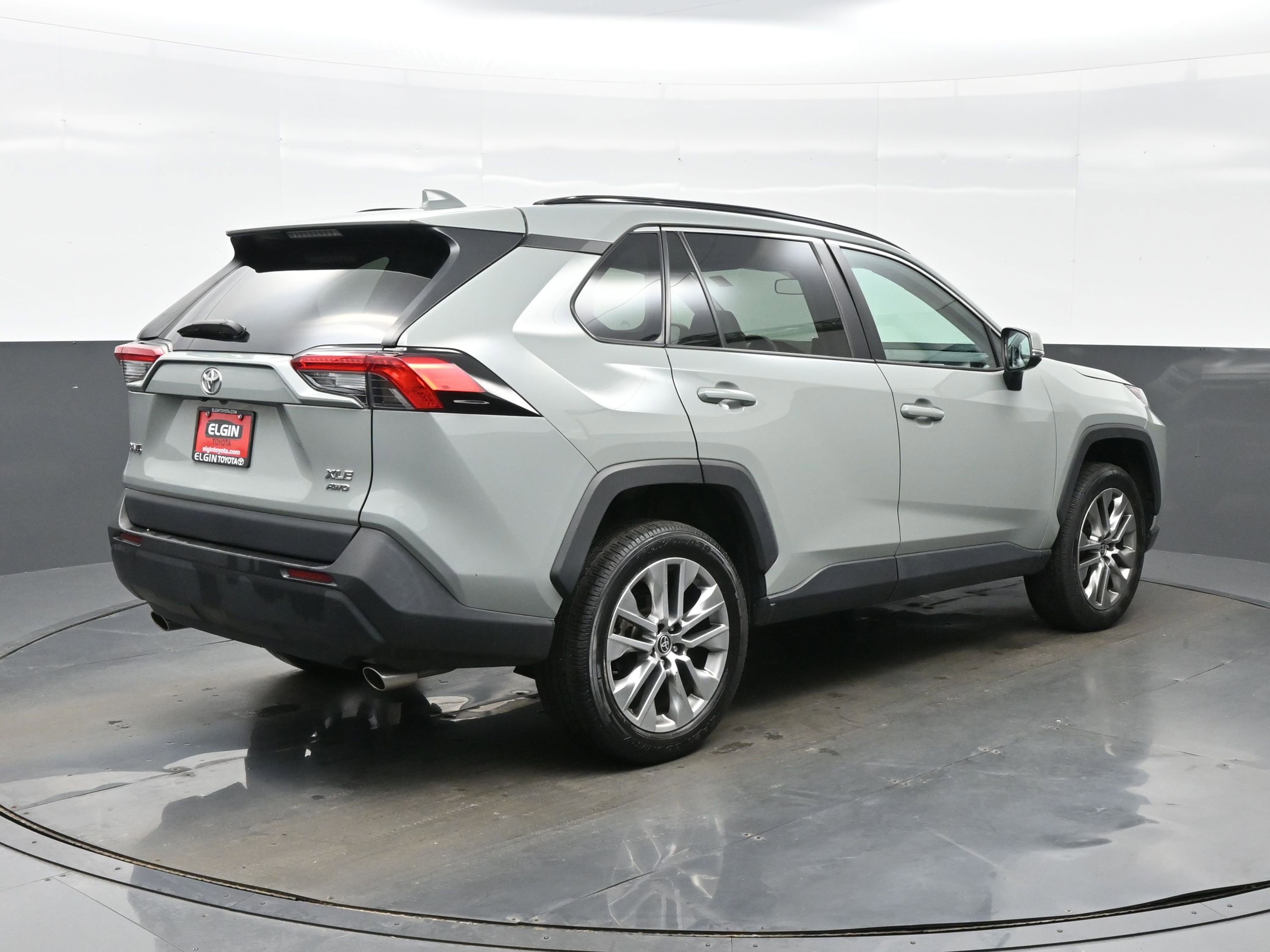 Used 2023 Toyota RAV4 XLE Premium AWD/4WD image 6