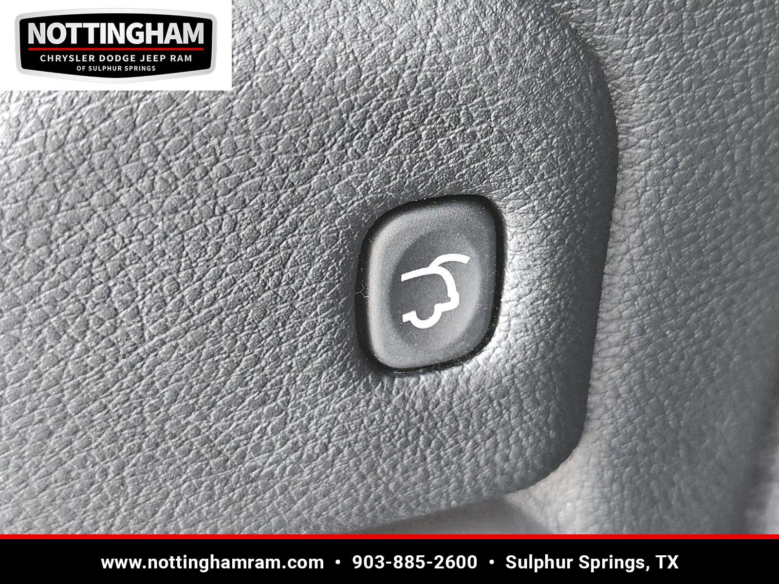 Used 2025 Dodge Durango GT image 11