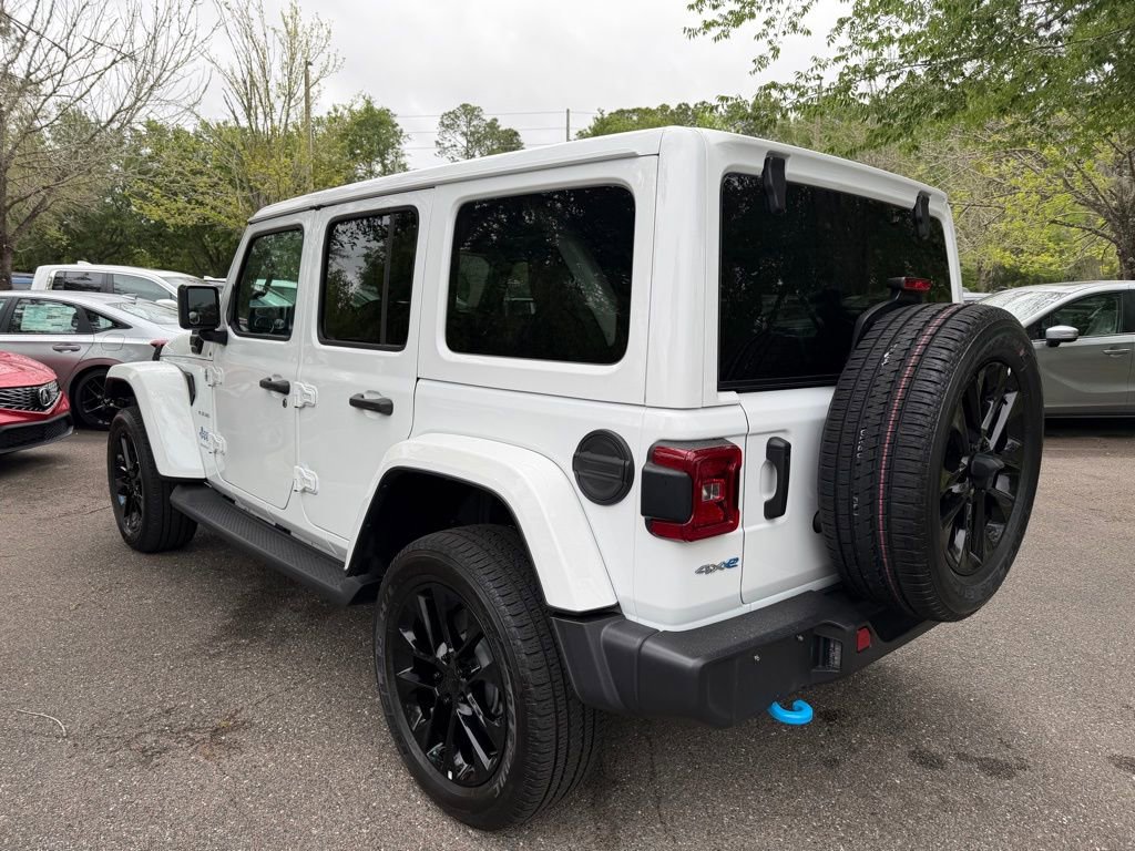 Used 2023 Jeep Wrangler Unlimited Sahara w/ Cold Weather Group image 4