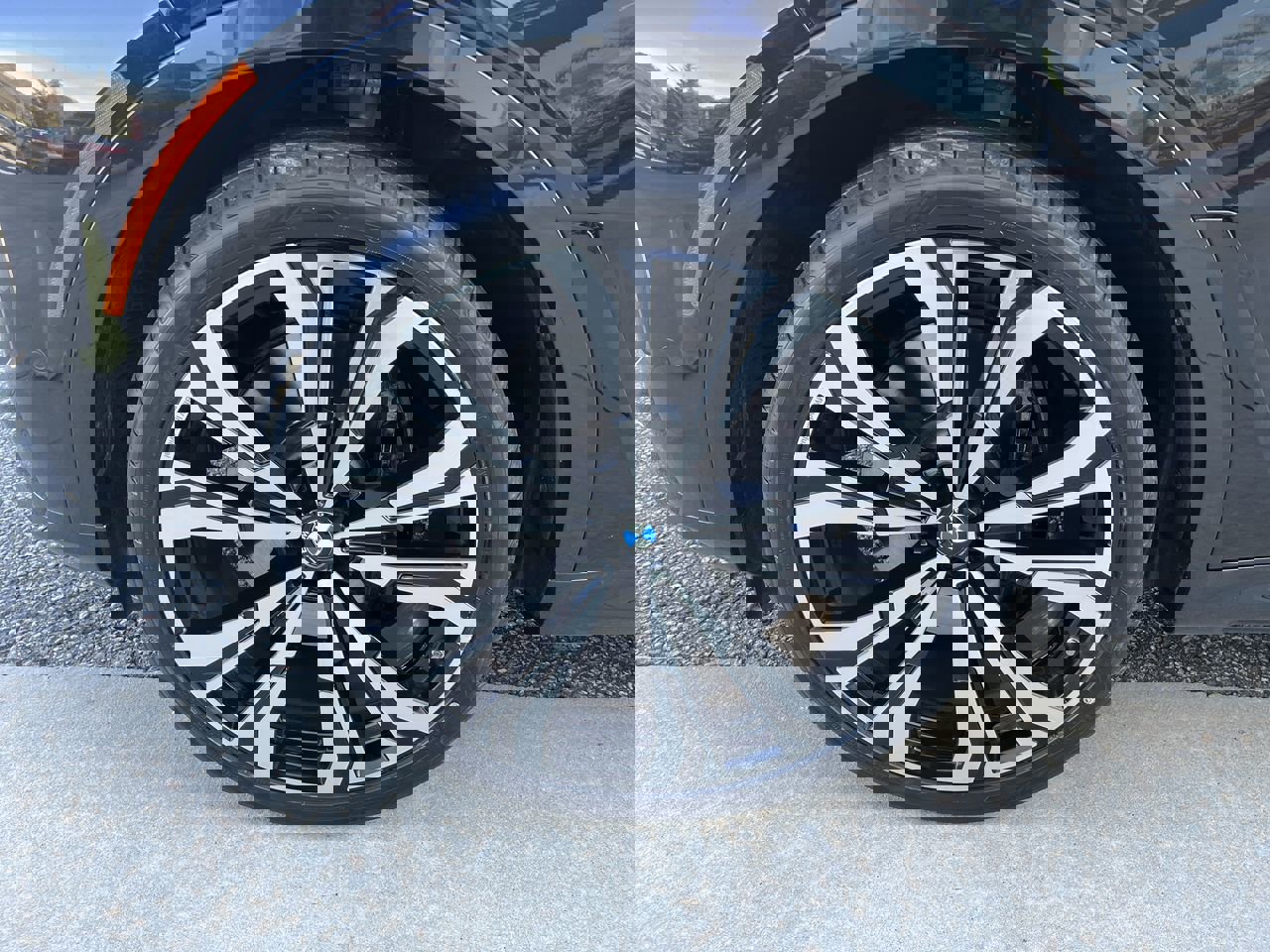 Certified 2023 BMW X7 M60i w/ Executive Package image 13