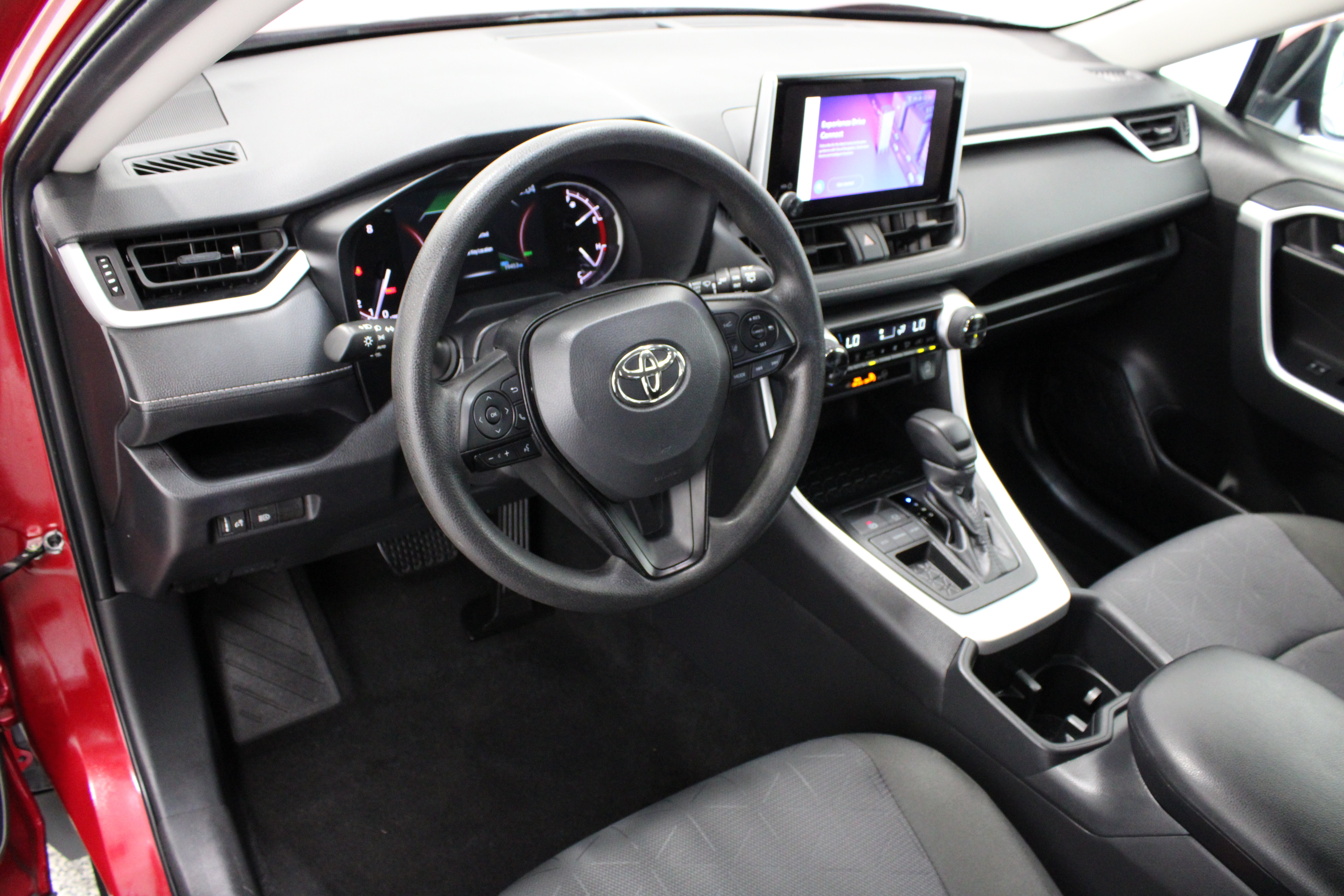 Used 2025 Toyota RAV4 XLE FWD image 13