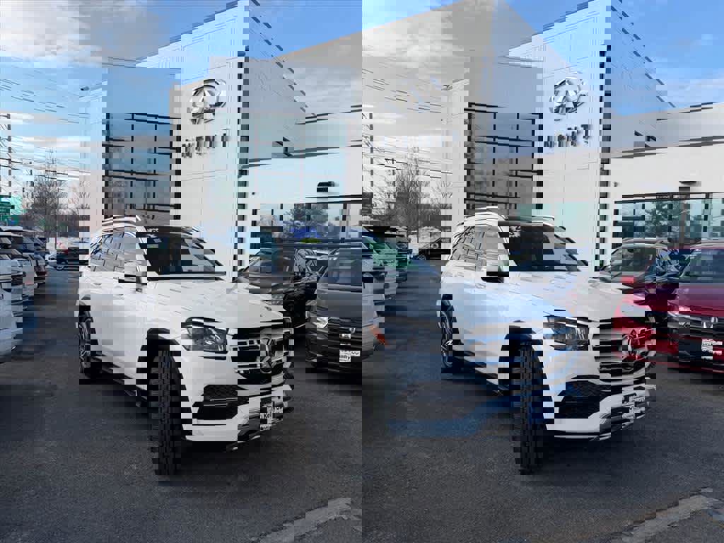 Used 2023 Mercedes-Benz GLS 450 4MATIC image 2