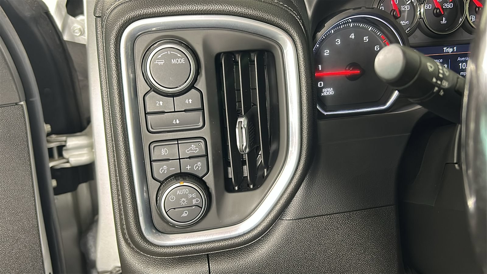 Used 2021 Chevrolet Silverado 2500 LT w/ Convenience Package AWD/4WD image 23
