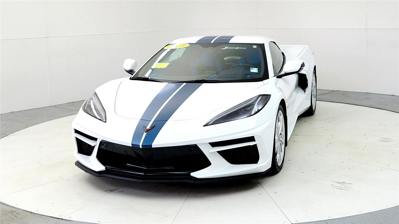 Used 2023 Chevrolet Corvette Stingray Premium Conv w/ 3LT RWD image 2