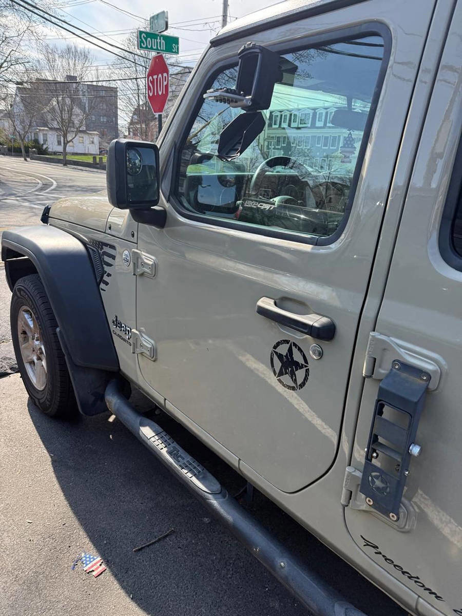 Used 2020 Jeep Gladiator Sport w/ Quick Order Package 24S image 8