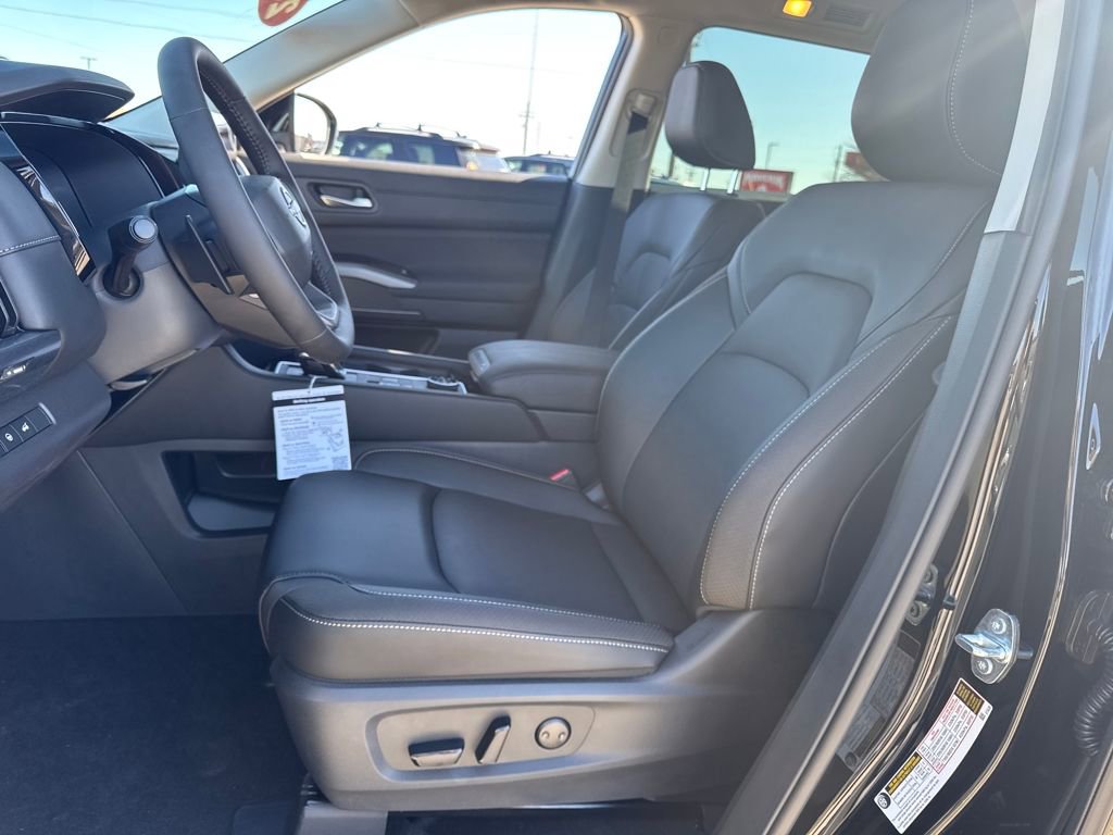New 2026 Nissan Pathfinder SL image 14
