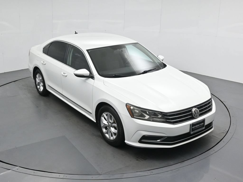 Used 2017 Volkswagen Passat 1.8T S FWD image 39
