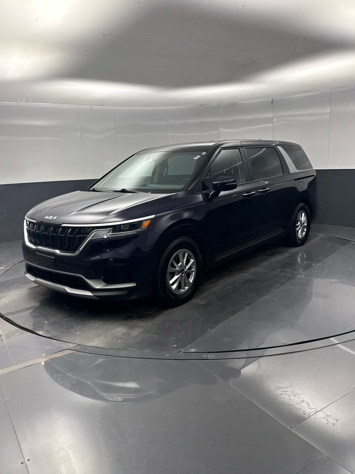 Used 2022 Kia Carnival LX FWD image 24