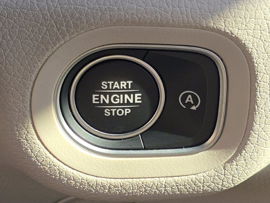 Used 2024 Mercedes-Benz GLS 450 4MATIC image 36