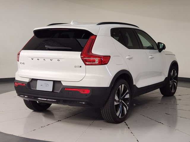 Certified 2025 Volvo XC60 B5 Core AWD/4WD image 2