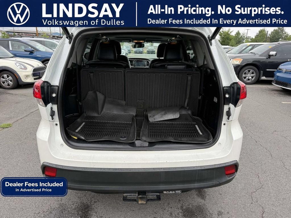 Used 2017 Toyota Highlander SE AWD/4WD image 16