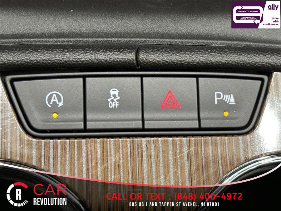 Used 2023 GMC Acadia SLE w/ Driver Convenience Package FWD image 25