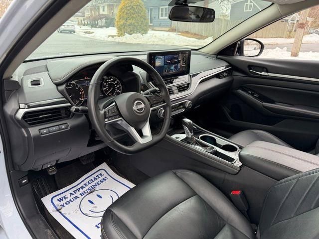 Used 2025 Nissan Altima 2.5 SR w/ SR Premium Package image 32