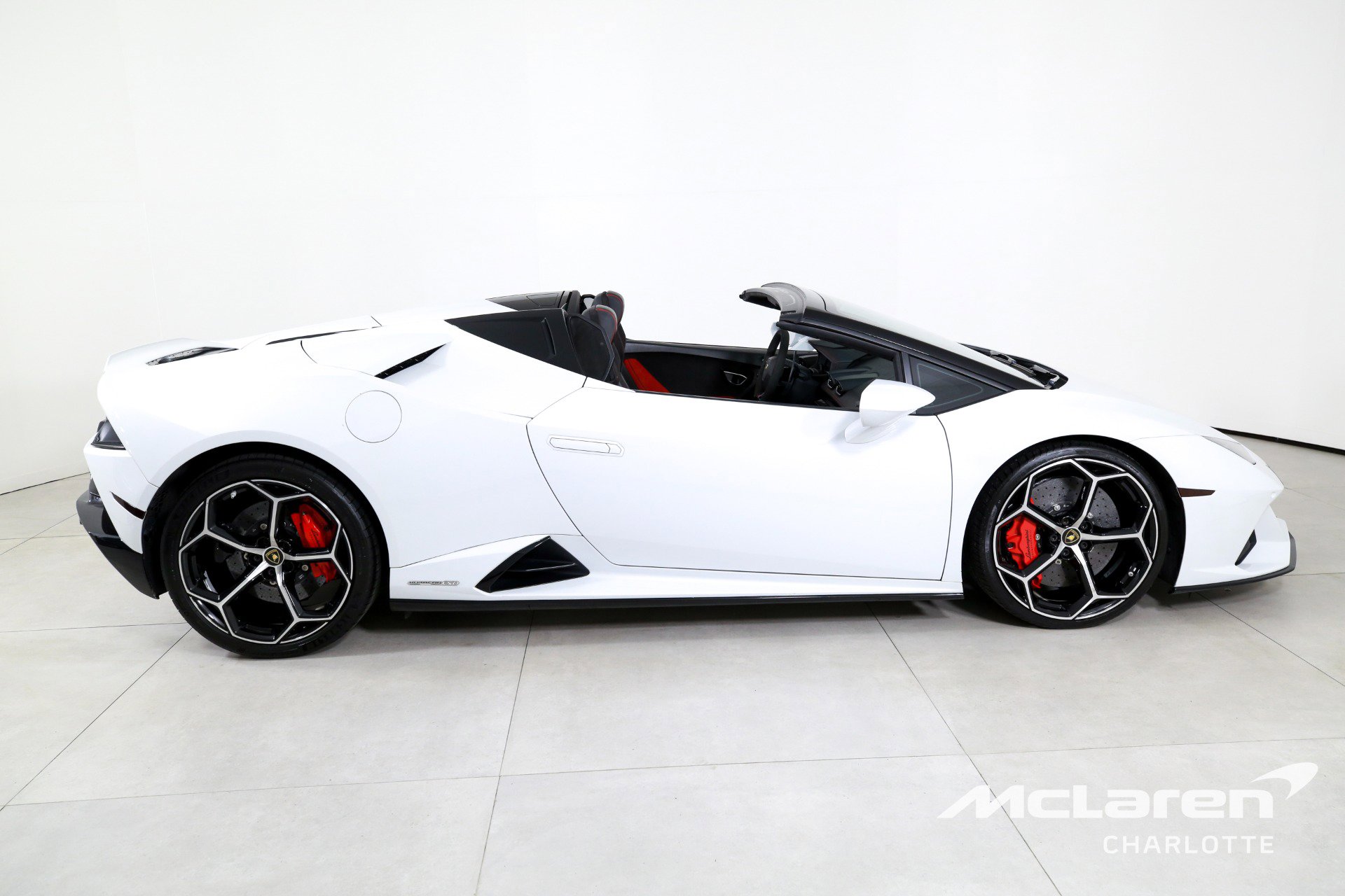 Used 2020 Lamborghini Huracan EVO image 10
