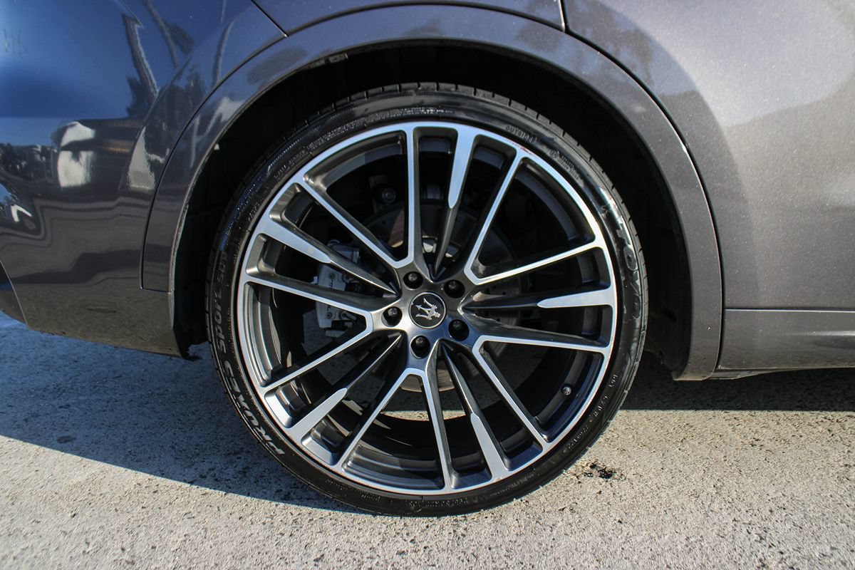 Used 2020 Maserati Levante GTS AWD/4WD image 12