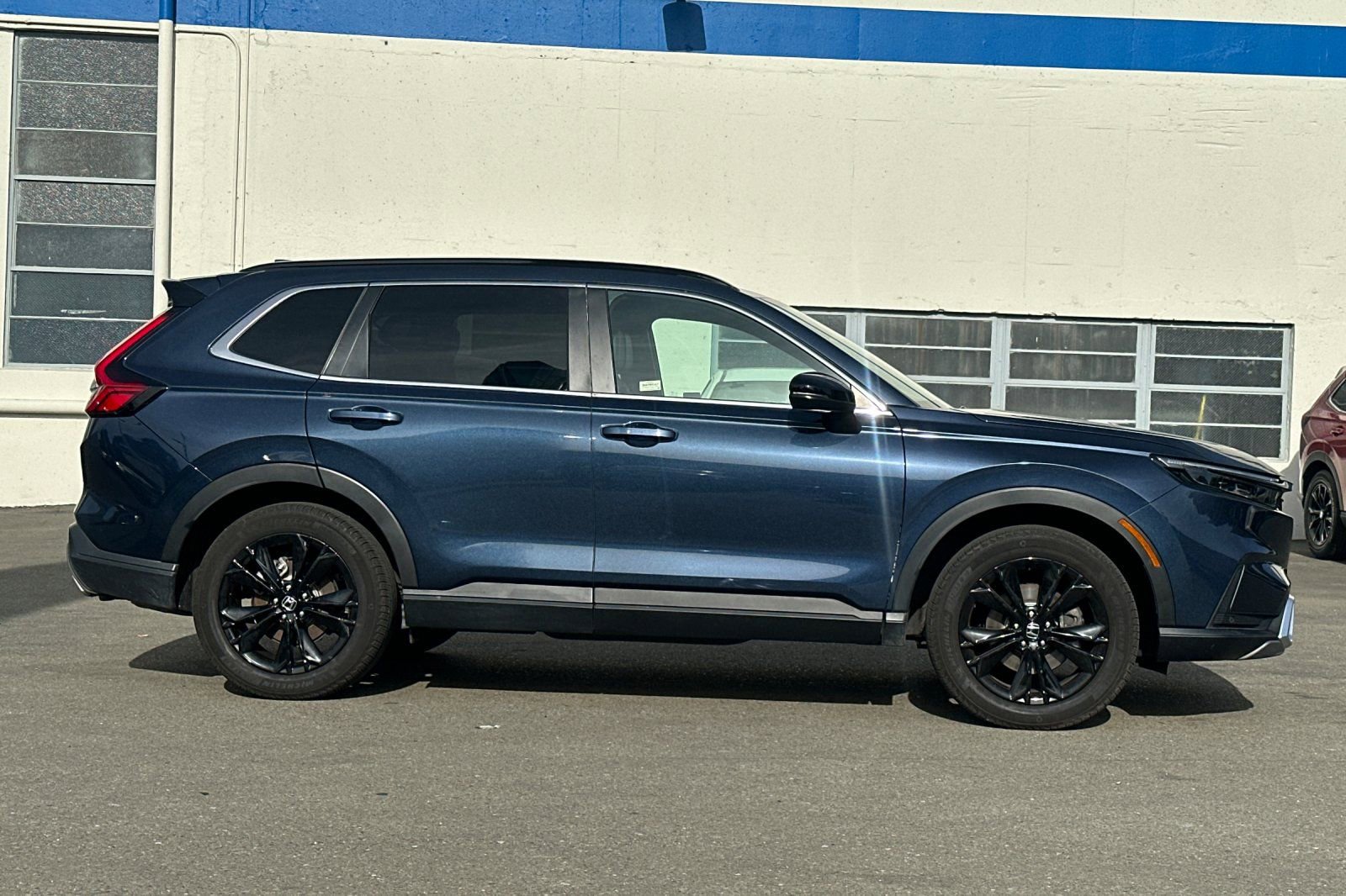 Used 2024 Honda CR-V Sport Touring image 3