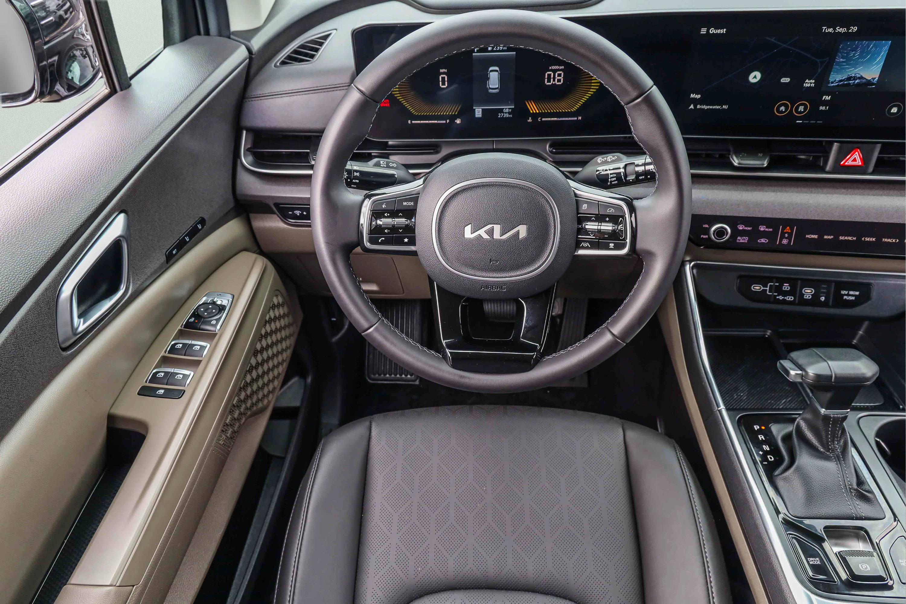 Certified 2026 Kia Carnival EX FWD image 17