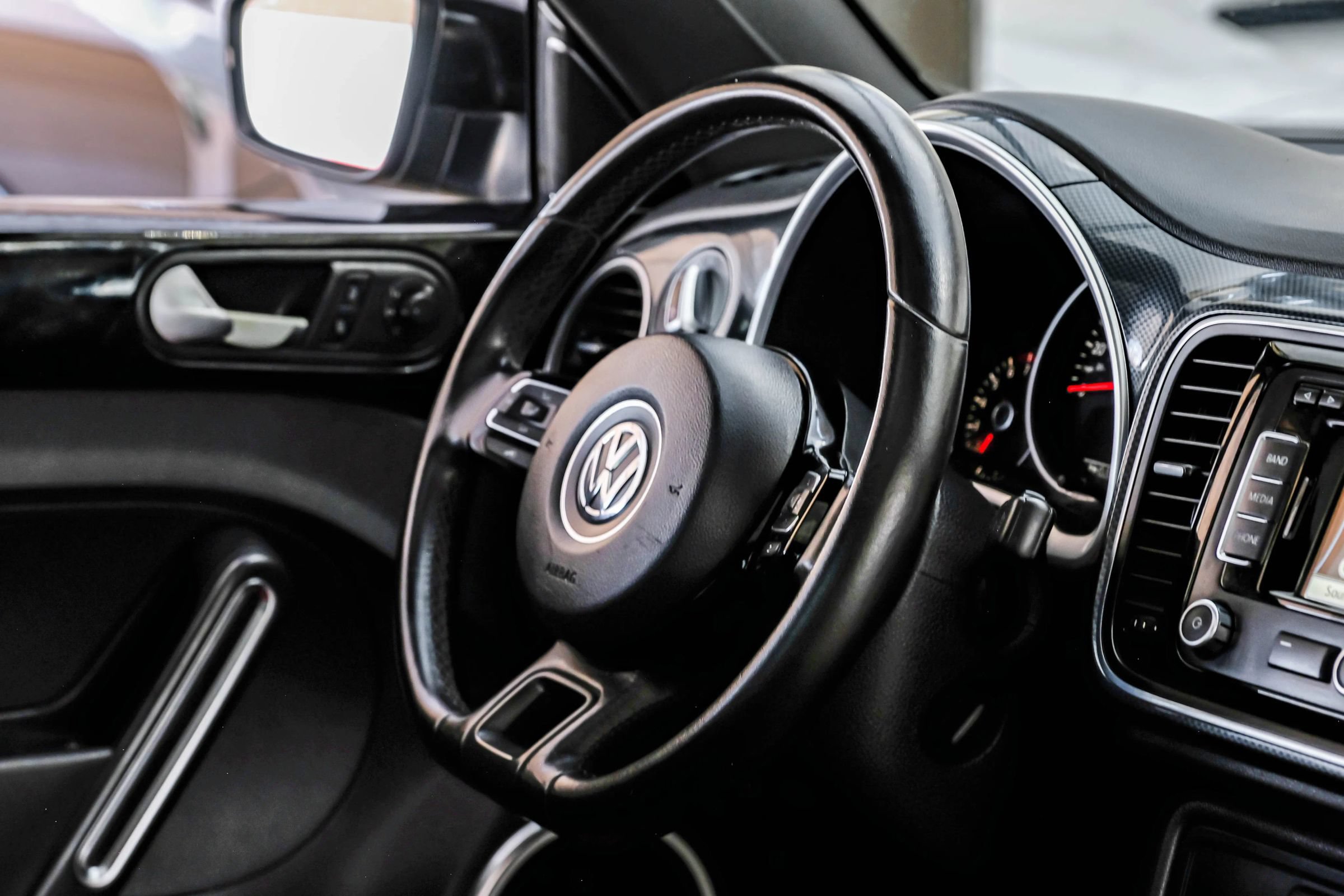 Used 2012 Volkswagen Beetle 2.0T FWD image 14
