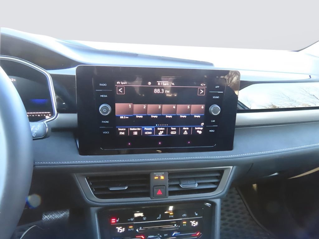 New 2025 Volkswagen Taos SE image 23