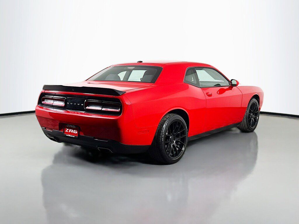 Used 2023 Dodge Challenger SXT RWD image 5